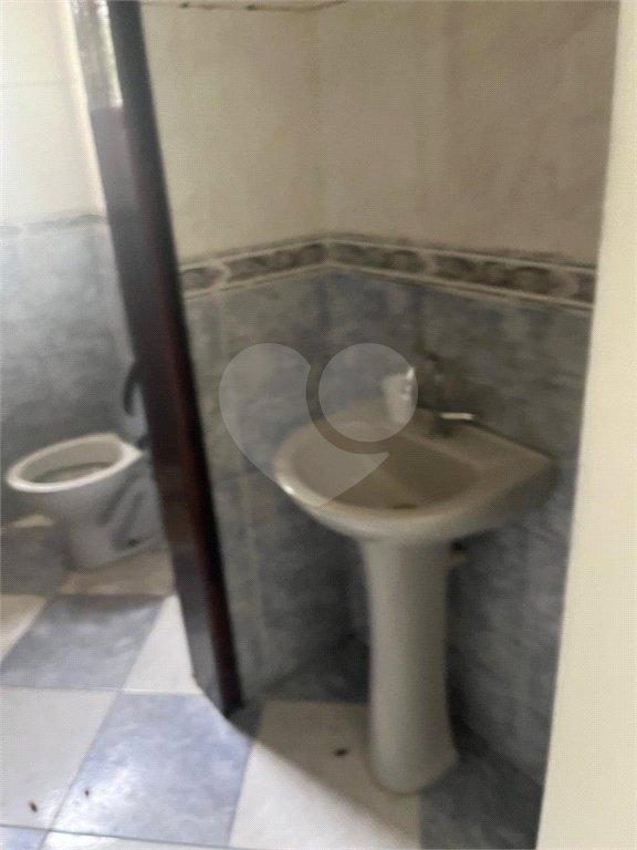 Sala para alugar em Vila Romanópolis, Ferraz de Vasconcelos, SP