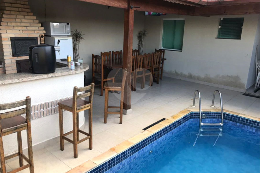 Sobrado à venda com 3 quartos em Tremembé, São Paulo, SP