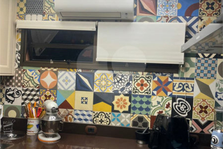 Sobrado à venda com 4 quartos, sendo 1 suíte,  em Jardim Leonor Mendes de Barros, São Paulo, SP