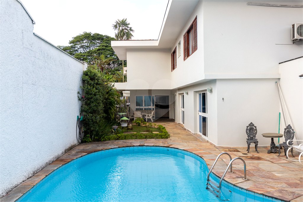 Sobrado à venda com 4 quartos, sendo 2 suítes, em Brooklin Velho, São Paulo, SP
