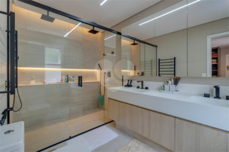 Casa à venda com 3 suítes no condomínio Residencial Canumã, São Paulo - SP