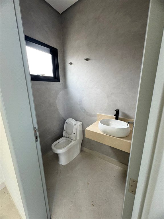 Casa à venda com 3 quartos, sendo 1 suíte, no condomínio Reserva Central Parque, Salto - SP
