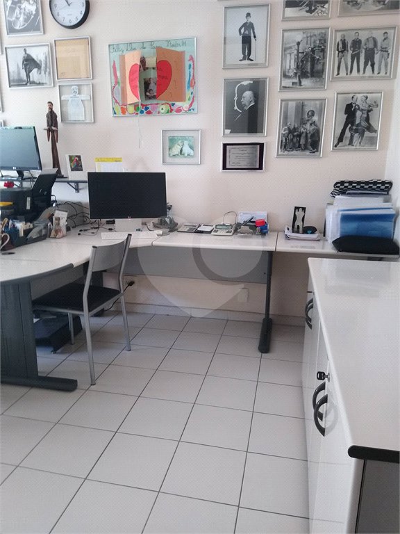 Apartamento à venda com 3 quartos, sendo 1 suíte,  em Bela Vista, São Paulo, SP