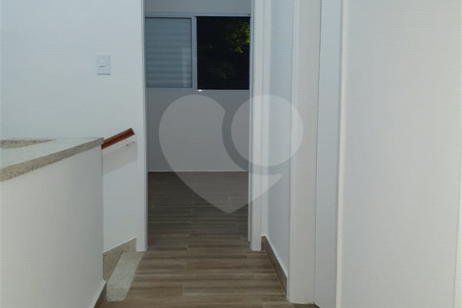 Sobrado à venda com 4 quartos em Santa Terezinha, São Paulo, SP