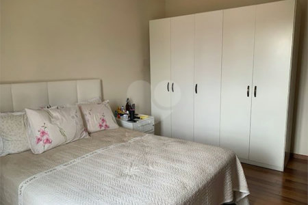 Sobrado à venda com 3 quartos em Vila Paulicéia, São Paulo, SP