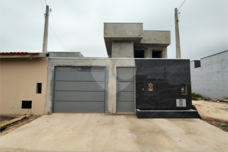 Casa à venda com 3 quartos, sendo 1 suíte, em Parque Itapê, Itapetininga, SP