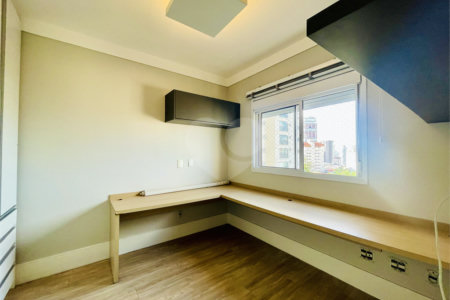Apartamento à venda com 3 suítes em Vila Gilda, Santo André, SP