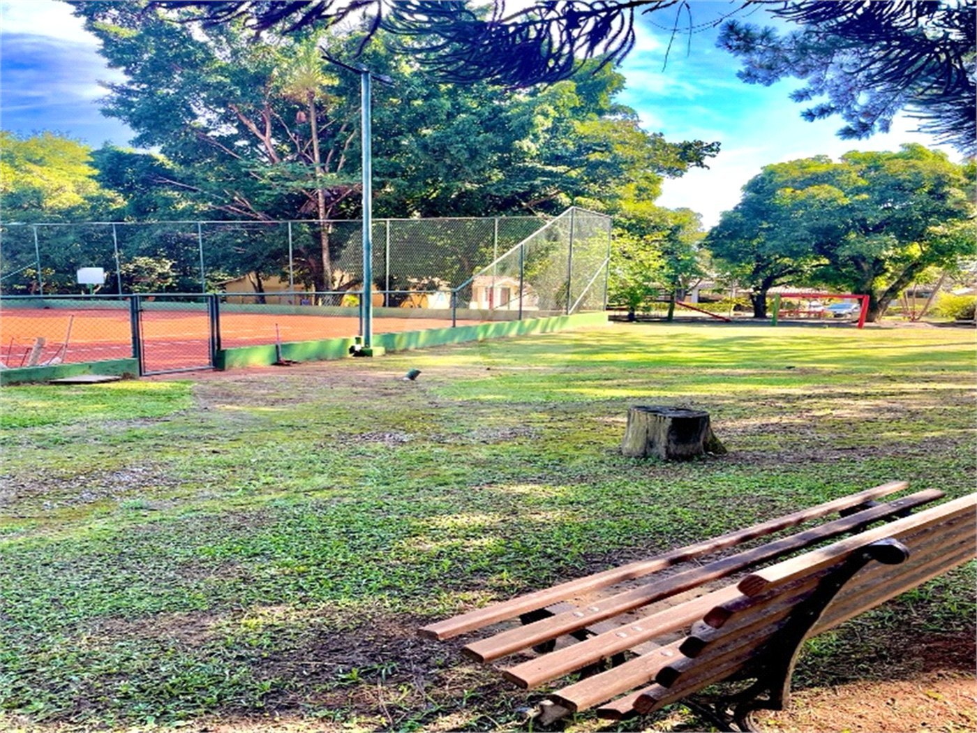 Casa à venda com 4 suítes no condomínio Vale do Lago, Sorocaba - SP