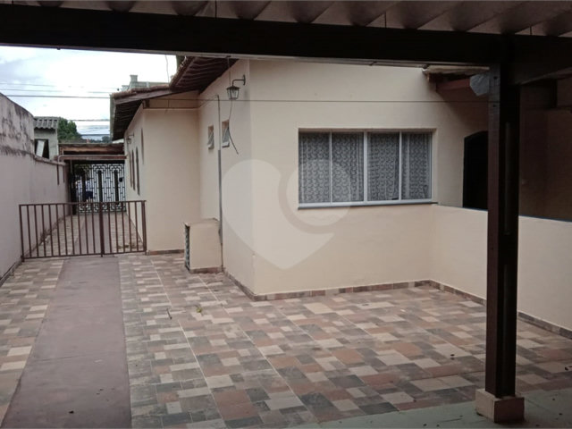 Casa Térrea à venda com 3 quartos, sendo 1 suíte,  em Vila Irmãos Arnoni, São Paulo, SP