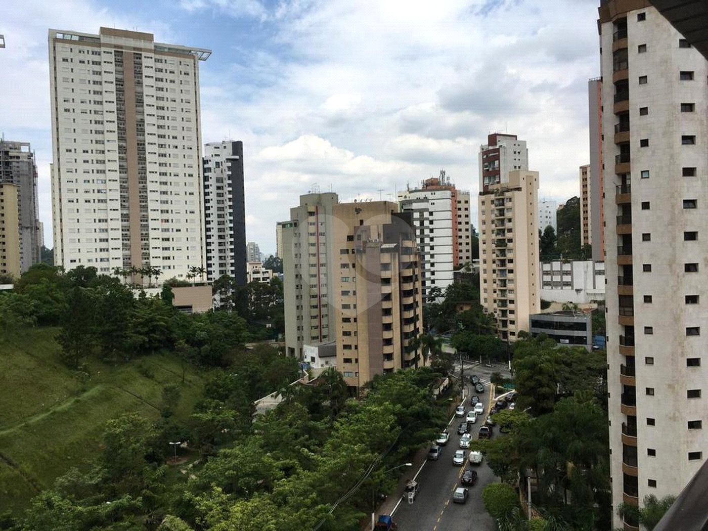 Apartamento à venda com 4 quartos, sendo 2 suítes,  em Vila Andrade, São Paulo, SP