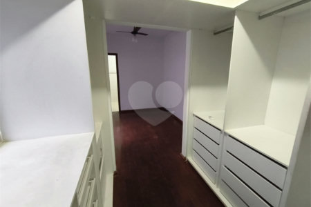 Casa à venda com 7 quartos, sendo 2 suítes,  no Centro, Itapetininga, SP