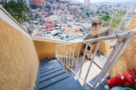 Sobrado à venda com 4 quartos, sendo 2 suítes, em Vila Anglo Brasileira, São Paulo, SP