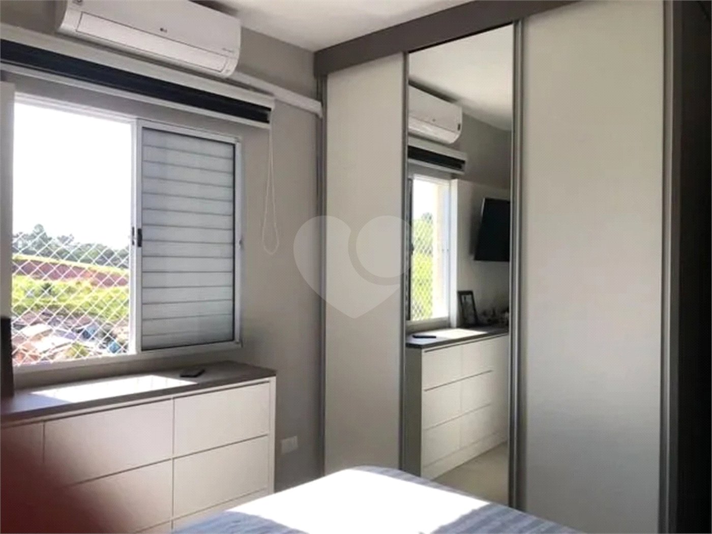 Apartamento à venda com 2 quartos, sendo 1 suíte, em Bairro do Colonia, Jacareí, SP