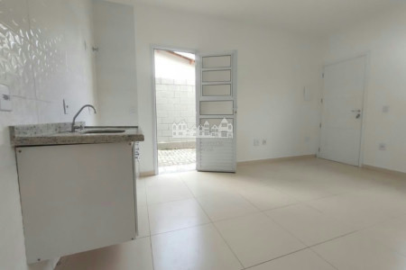 Casa à venda com 2 quartos, sendo 1 suíte, no condomínio Figueiras, Atibaia - SP