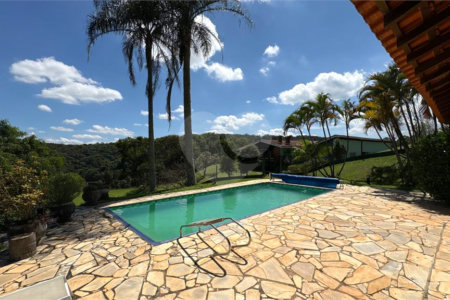 Sítio à venda com 4 quartos, sendo 2 suítes,  em Sorocamirim (canguera), São Roque, SP