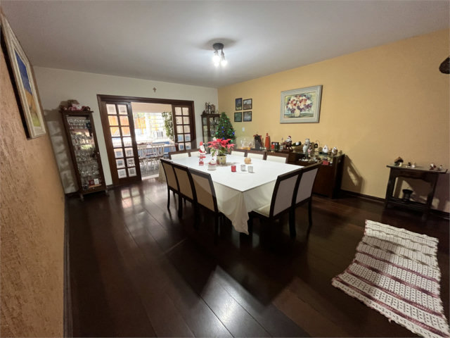 Sobrado à venda com 5 quartos, sendo 4 suítes,  em Tremembé, São Paulo, SP