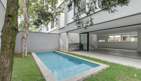 Casa à venda com 4 suítes no condomínio Venezia, São Paulo - SP