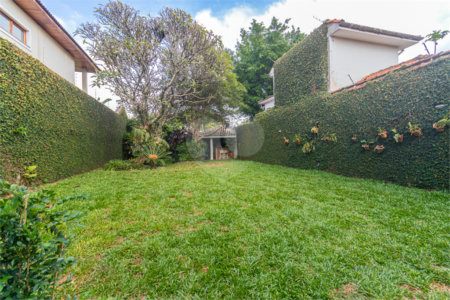 Casa à venda com 4 quartos, sendo 3 suítes, em Brooklin, São Paulo, SP