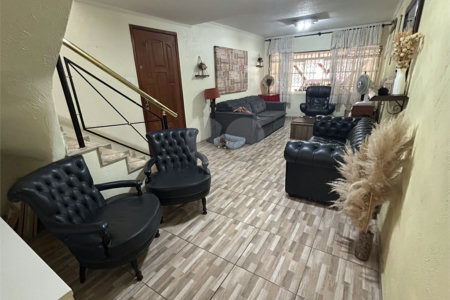 Sobrado à venda com 3 quartos em Jardim Santo Antoninho, São Paulo, SP
