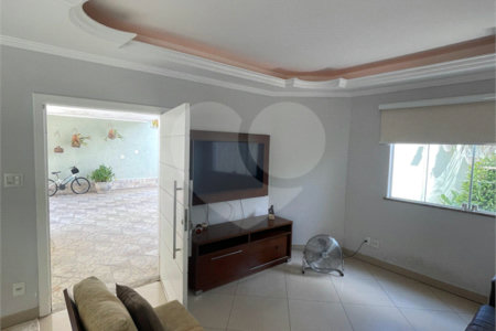Casa à venda com 5 quartos, sendo 1 suíte, no condomínio Residencial Green Ville, Rio de Janeiro - RJ