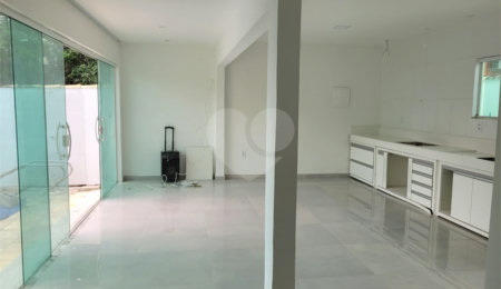 Terreno em condomínio à venda com 3 quartos, sendo 2 suítes,  em Caravelas, Armação dos Búzios, RJ
