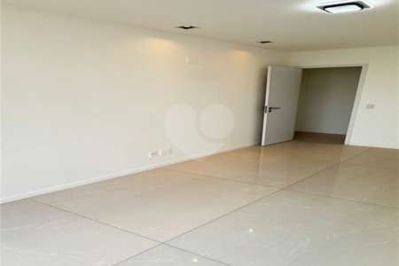 Apartamento à venda com 3 quartos, sendo 1 suíte,  em Recreio dos Bandeirantes, Rio de Janeiro, RJ