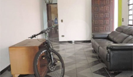 Sobrado à venda com 4 quartos em Vila Ipojuca, São Paulo, SP
