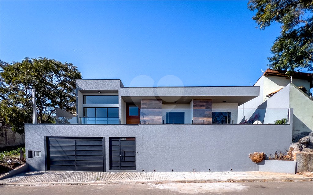 Casa à venda com 3 suítes em Jardim Paulista, Atibaia, SP