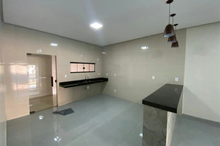Casa à venda com 3 quartos, sendo 1 suíte, em Catumbi, Balsas, MA