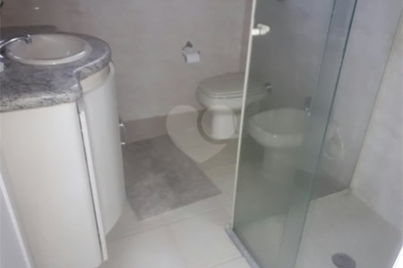 Sobrado à venda com 3 quartos, sendo 1 suíte,  em Vila Paulicéia, São Paulo, SP