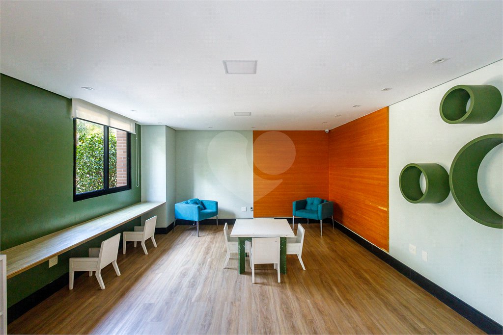 Apartamento à venda com 4 quartos, sendo 2 suítes,  em Jardim Panorama, São Paulo, SP