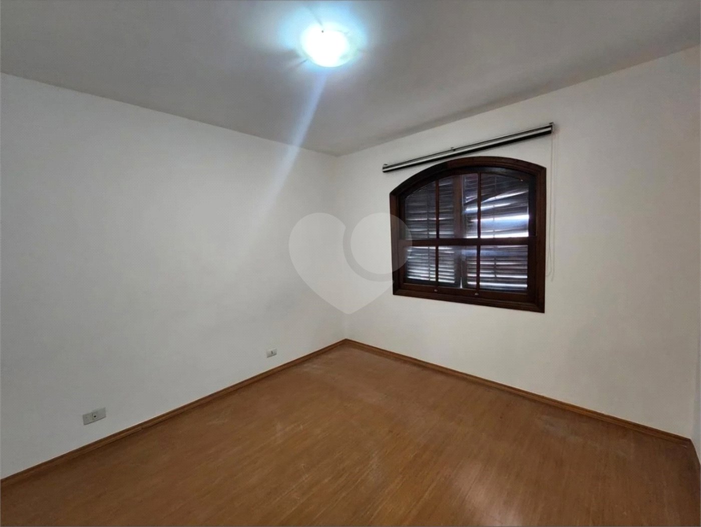 Casa à venda com 3 quartos, sendo 1 suíte,  em Jardim Celeste, São Paulo, SP
