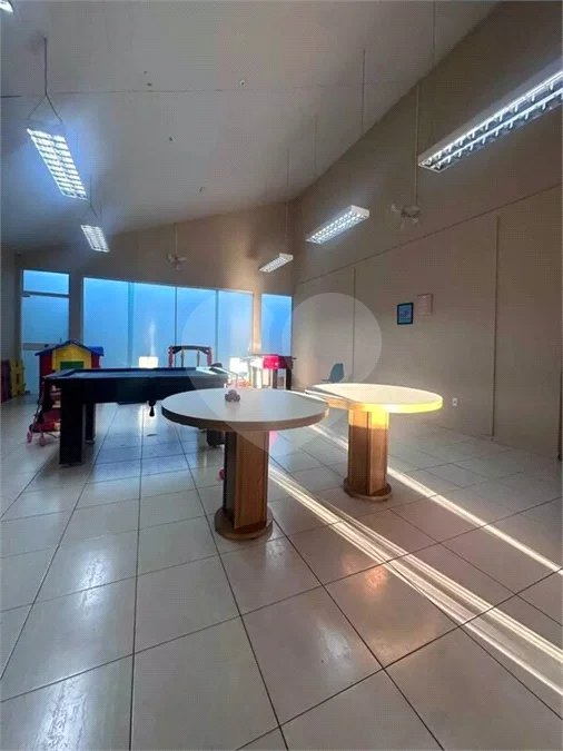 Indaiatuba - Condomínio Grand Ville - Apto mobiliado - Locação - R$ 3.000,00 - condominio - R$ 620,82 - IPTU - R$ 102,83- Apartamento 63m³ - 3 quartos - Apartamento semi mobiliado com ar condicionado - 1 quarto suíte. Inclui cama box Queen e guarda roupa modulado grande. 1 quarto com guarda-roupas.
