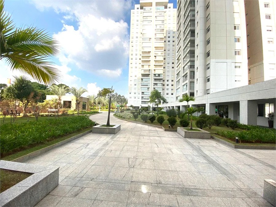 Apartamento à venda com 3 suítes em Jardim Marajoara, São Paulo, SP