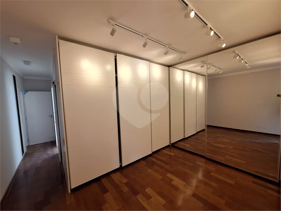 Casa para alugar com 5 quartos, sendo 3 suítes,  no condomínio Chacara Santa Maria, Votorantim - SP