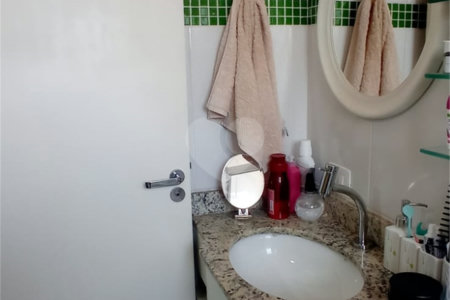 Casa à venda com 2 suítes no condomínio Residencial Pavoni I, São Paulo - SP