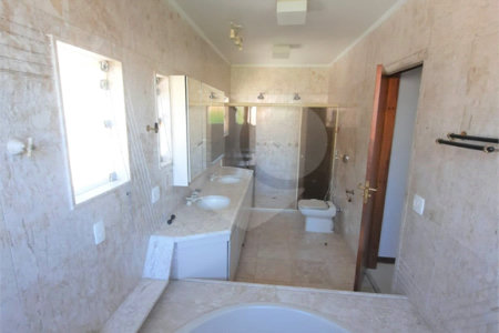 Sobrado à venda com 4 quartos, sendo 2 suítes, em Granja Julieta, São Paulo, SP