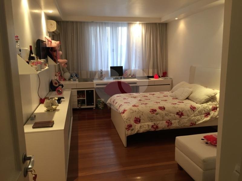 Casa à venda com 4 suítes em Alto da Boa Vista, São Paulo, SP