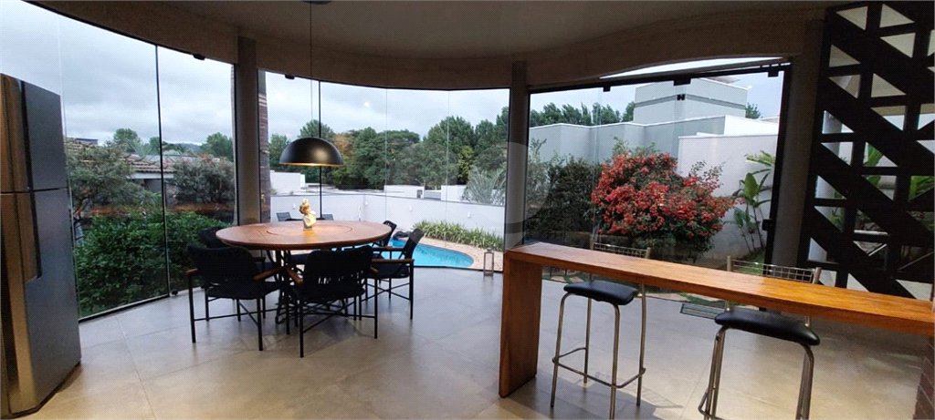 Casa para alugar com 4 quartos, sendo 3 suítes,  no condomínio Figueira Garden, Atibaia - SP