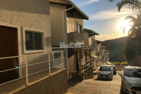 Casa à venda com 2 quartos em Jardim Imperial, Atibaia, SP