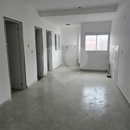 Apartamento com 48m², distribuídos em 2 dormitórios, sala, cozinha e 1 banheiro.