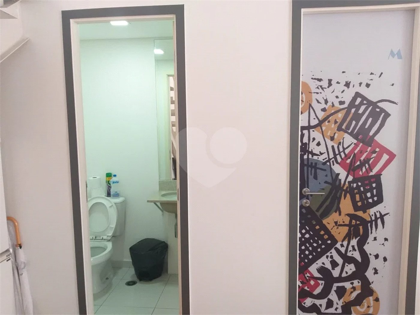 Conjunto comercial duplex à venda na Aclimação. Andar inteiro, puro charme!