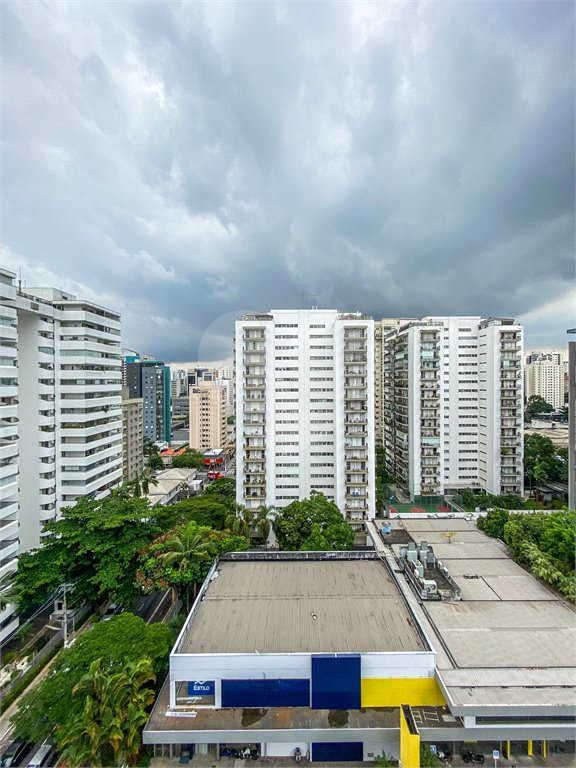 Apartamento à venda com 2 suítes em Indianópolis, São Paulo, SP