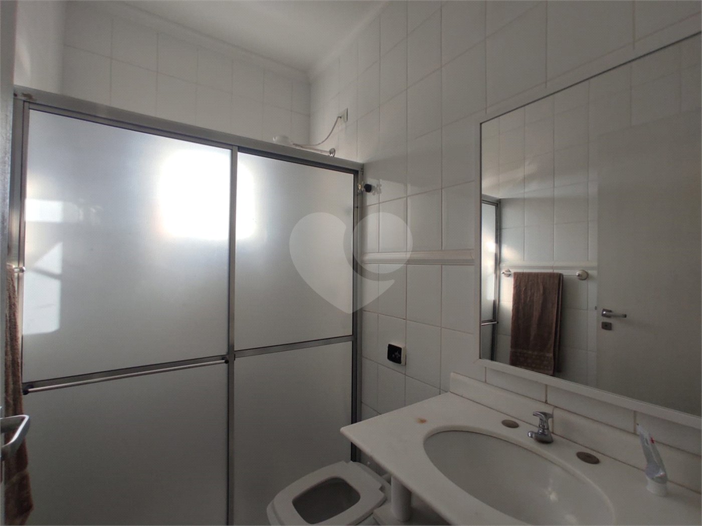 Sobrado à venda com 3 quartos, sendo 1 suíte,  em Jardim Morumbi, Sorocaba, SP