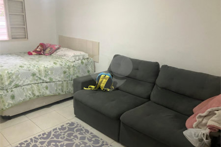 Casa Térrea à venda com 3 quartos em Vila Nivi, São Paulo, SP