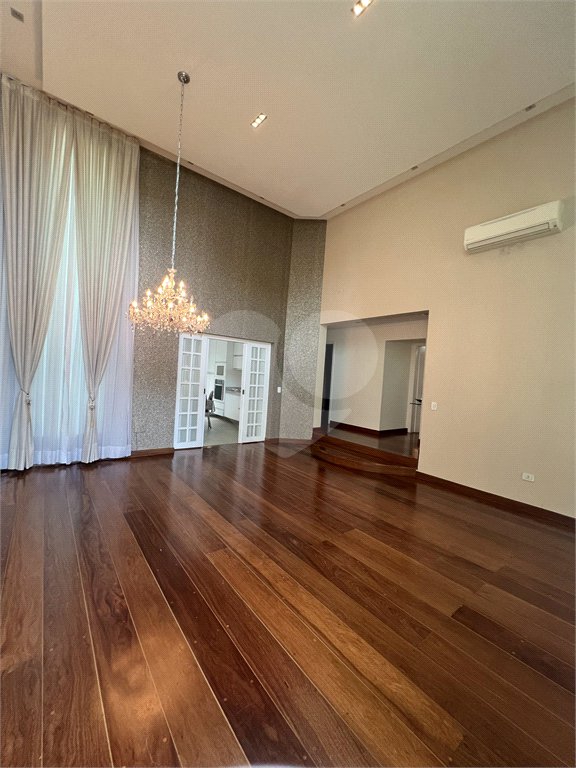 Casa à venda com 3 quartos, sendo 2 suítes, no condomínio Mirante do Horto, São Paulo - SP