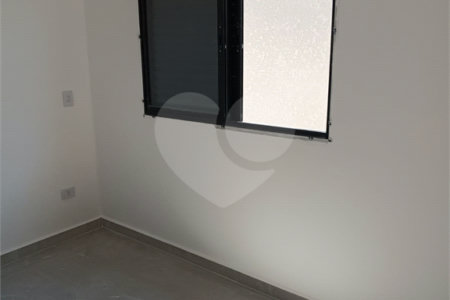 Casa à venda com 3 quartos, sendo 1 suíte, no condomínio Residencial Jardins da Catalunha, Atibaia - SP