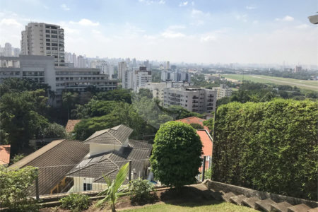 Sobrado à venda com 5 quartos, sendo 1 suíte, em Jardim São Bento, São Paulo, SP