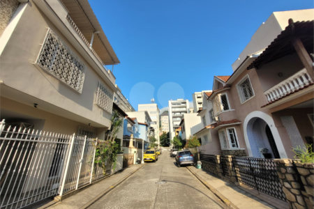 Casa de Vila à venda com 4 quartos, sendo 1 suíte,  em Tijuca, Rio de Janeiro, RJ