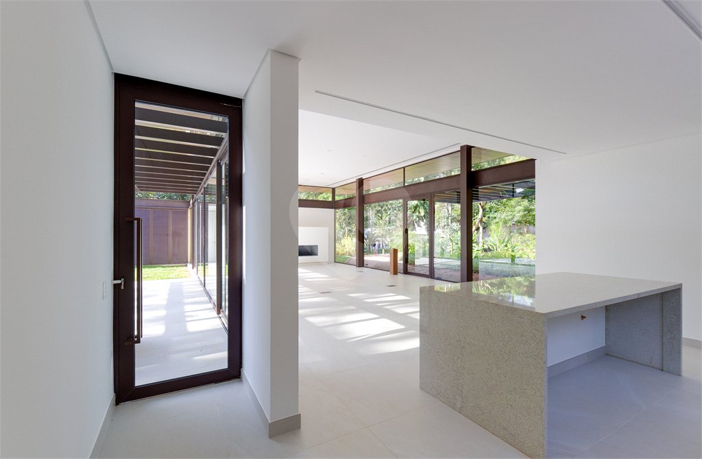 Casa à venda com 5 suítes no condomínio Chácara Flora, São Paulo - SP